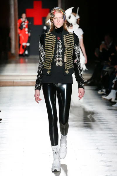 Look 39